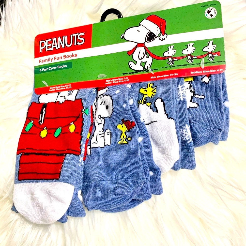 Peanuts Snoopy Christmas Socks